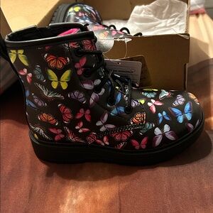 Lace up butterfly skecher boots!